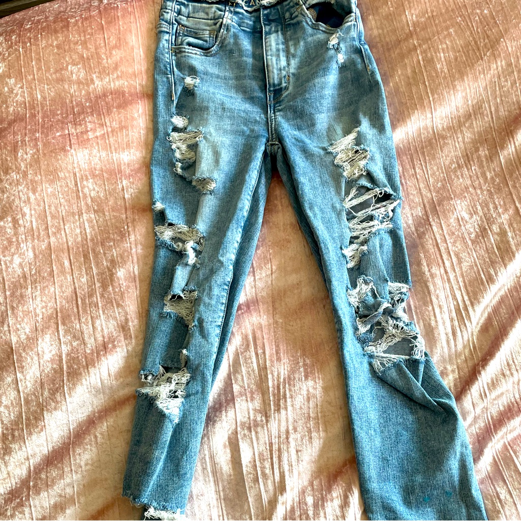 American Eagle Destroyed Skinny Jean Size 00